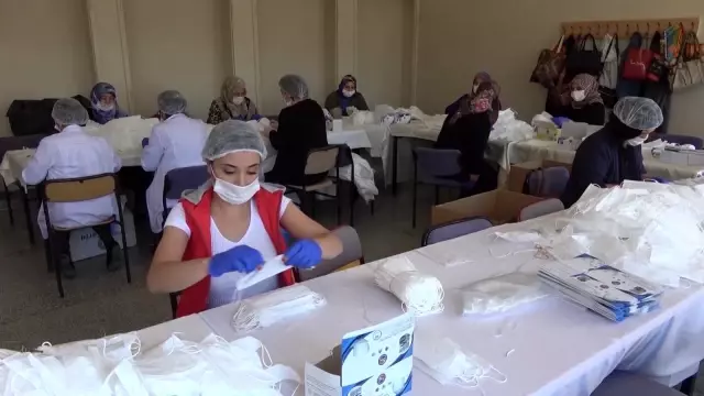 Milli Eğitim Bakanı Selçuk: 'Kırıkkale'de 183 milyon maske üretildi' Milli Eğitim Bakanı Selçuk: 'Kırıkkale'de 183 milyon maske üretildi'