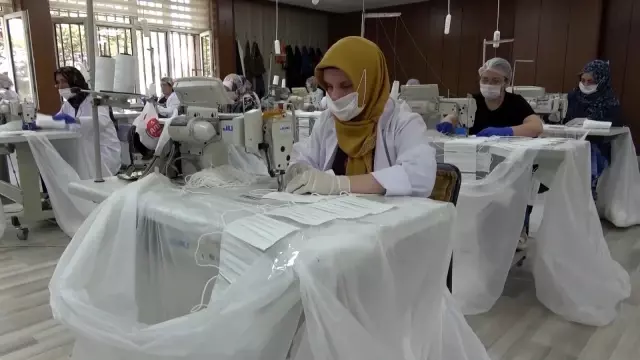 Milli Eğitim Bakanı Selçuk: 'Kırıkkale'de 183 milyon maske üretildi' Milli Eğitim Bakanı Selçuk: 'Kırıkkale'de 183 milyon maske üretildi'