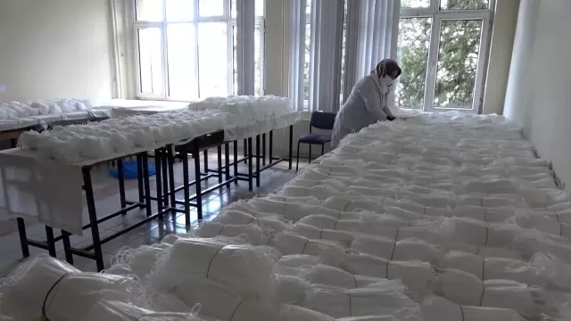 Milli Eğitim Bakanı Selçuk: 'Kırıkkale'de 183 milyon maske üretildi' Milli Eğitim Bakanı Selçuk: 'Kırıkkale'de 183 milyon maske üretildi'