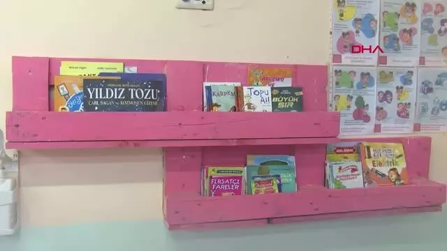 Öğrencileri okula alıştırmak için duvarları, sıraları, zemini boyadılar