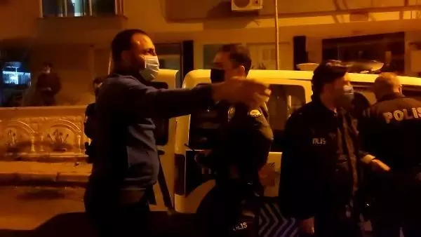 Pencereden içeriye bakma kavgası: 3 yaralı Pencereden içeriye bakma kavgası: 3 yaralı