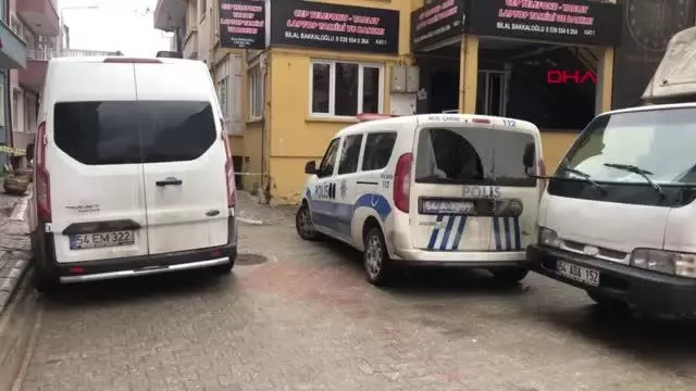 SAKARYA Telefon tamircisi dükkanında ölü bulundu SAKARYA Telefon tamircisi dükkanında ölü bulundu