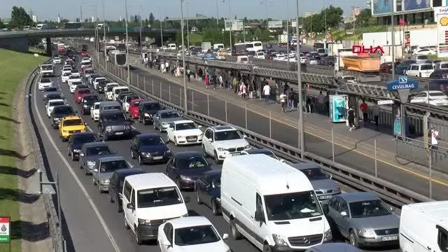 ŞİŞLİ, EYÜPSULTAN, GAZİOSMANPAŞA...TRAFİK GÜRÜLTÜSÜ KALP HASTALIĞI RİSKİNİ ARTIRIYOR ŞİŞLİ, EYÜPSULTAN, GAZİOSMANPAŞA...TRAFİK GÜRÜLTÜSÜ KALP HASTALIĞI RİSKİNİ ARTIRIYOR