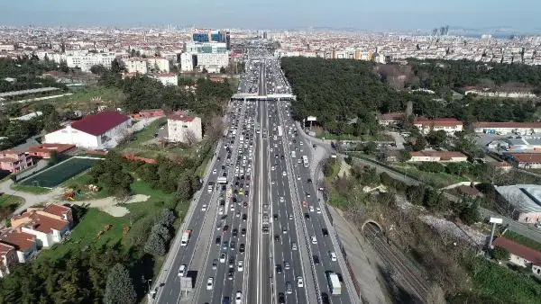 ŞİŞLİ, EYÜPSULTAN, GAZİOSMANPAŞA...TRAFİK GÜRÜLTÜSÜ KALP HASTALIĞI RİSKİNİ ARTIRIYOR ŞİŞLİ, EYÜPSULTAN, GAZİOSMANPAŞA...TRAFİK GÜRÜLTÜSÜ KALP HASTALIĞI RİSKİNİ ARTIRIYOR