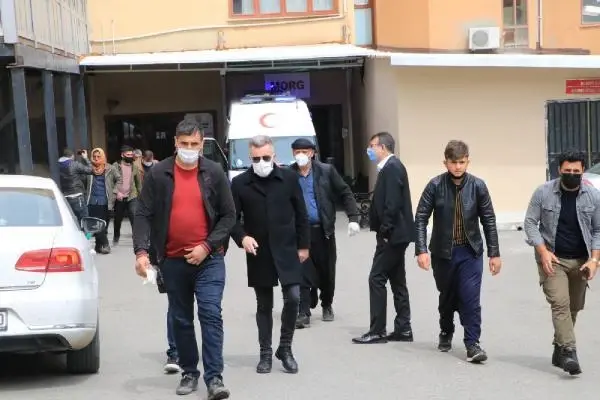 Son dakika haberleri: ŞANLIURFA Şivan Perver'in kardeşinin cenazesi Belçika'dan Şanlıurfa'ya getirildi Son dakika haberleri: ŞANLIURFA Şivan Perver'in kardeşinin cenazesi Belçika'dan Şanlıurfa'ya getirildi