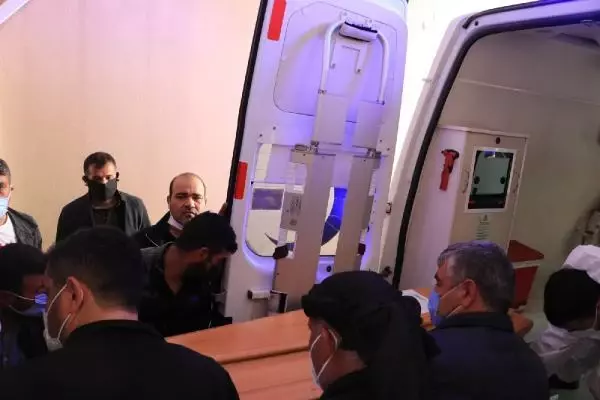Son dakika haberleri: ŞANLIURFA Şivan Perver'in kardeşinin cenazesi Belçika'dan Şanlıurfa'ya getirildi Son dakika haberleri: ŞANLIURFA Şivan Perver'in kardeşinin cenazesi Belçika'dan Şanlıurfa'ya getirildi