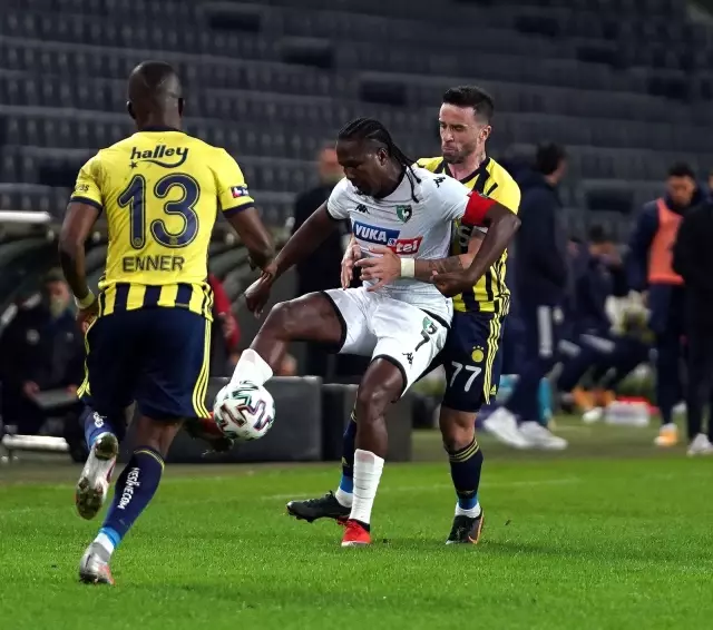 Fenerbahçe sahasında karşılaştığı Denizlispor'u 1-0 mağlup etti Fenerbahçe sahasında karşılaştığı Denizlispor'u 1-0 mağlup etti
