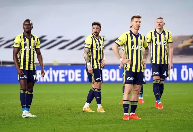 Fenerbahçe sahasında karşılaştığı Denizlispor'u 1-0 mağlup etti Fenerbahçe sahasında karşılaştığı Denizlispor'u 1-0 mağlup etti