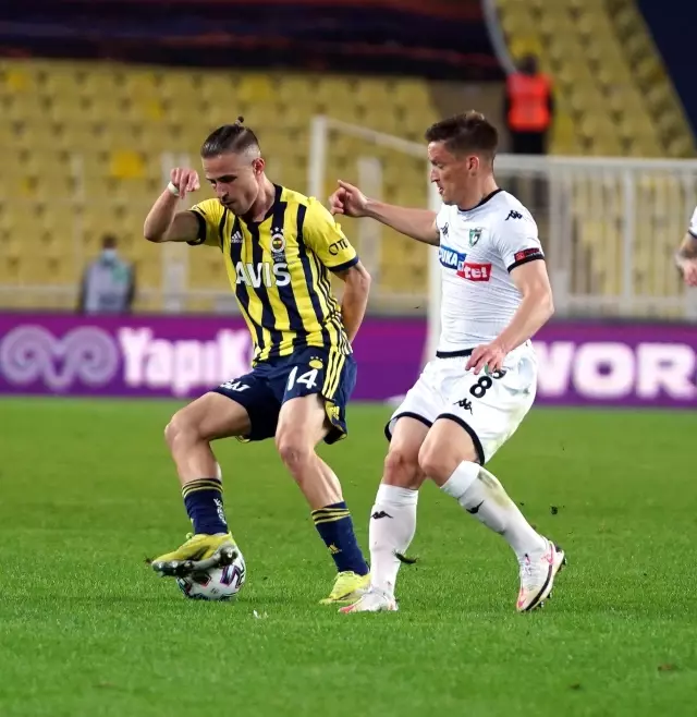 Fenerbahçe sahasında karşılaştığı Denizlispor'u 1-0 mağlup etti Fenerbahçe sahasında karşılaştığı Denizlispor'u 1-0 mağlup etti