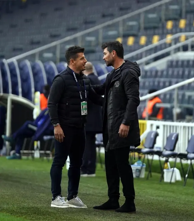 Fenerbahçe sahasında karşılaştığı Denizlispor'u 1-0 mağlup etti Fenerbahçe sahasında karşılaştığı Denizlispor'u 1-0 mağlup etti