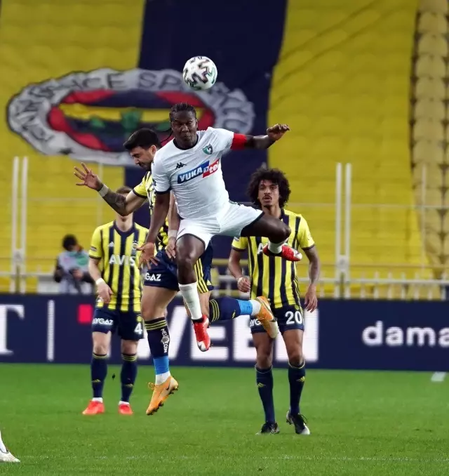 Fenerbahçe sahasında karşılaştığı Denizlispor'u 1-0 mağlup etti Fenerbahçe sahasında karşılaştığı Denizlispor'u 1-0 mağlup etti
