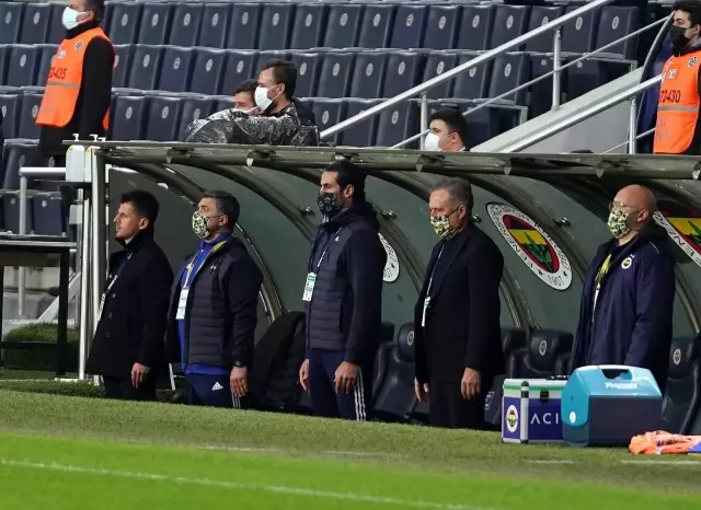 Fenerbahçe sahasında karşılaştığı Denizlispor'u 1-0 mağlup etti Fenerbahçe sahasında karşılaştığı Denizlispor'u 1-0 mağlup etti