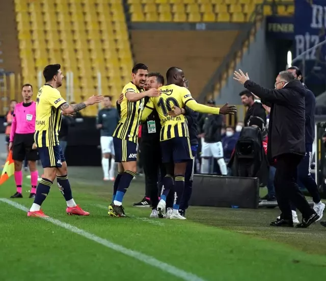 Fenerbahçe sahasında karşılaştığı Denizlispor'u 1-0 mağlup etti Fenerbahçe sahasında karşılaştığı Denizlispor'u 1-0 mağlup etti