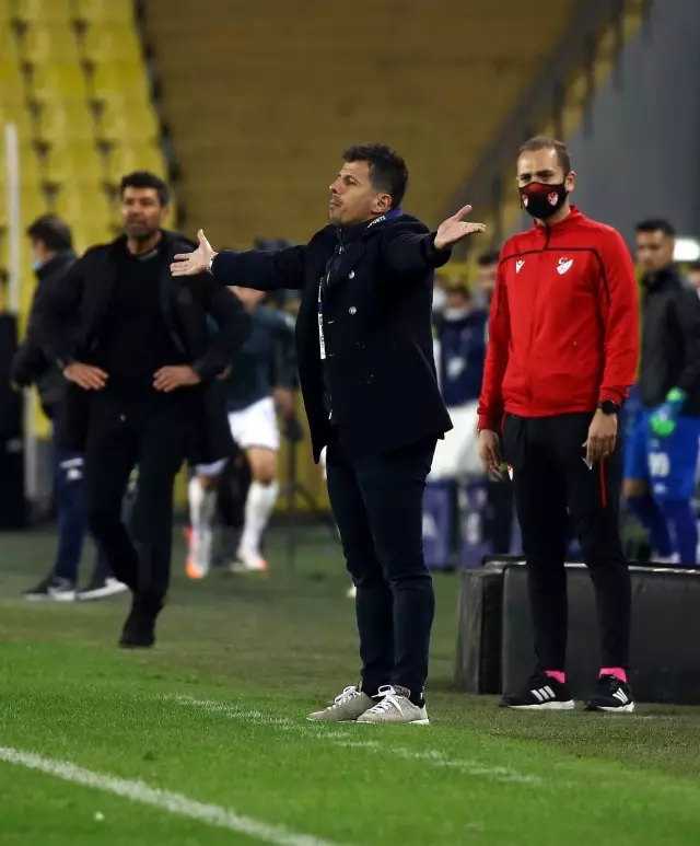 Fenerbahçe sahasında karşılaştığı Denizlispor'u 1-0 mağlup etti Fenerbahçe sahasında karşılaştığı Denizlispor'u 1-0 mağlup etti