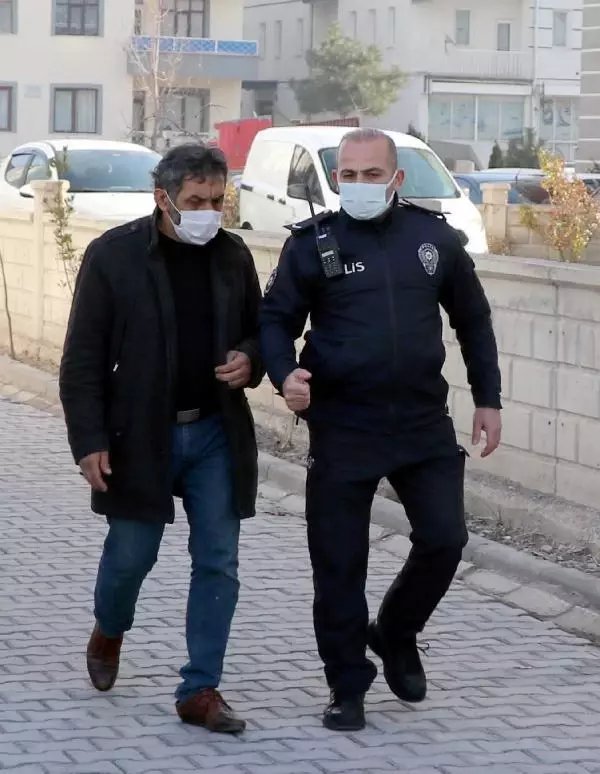 Tartıştığı eşini odaya kilitleyen kocanın yargılanmasına başlandı Tartıştığı eşini odaya kilitleyen kocanın yargılanmasına başlandı