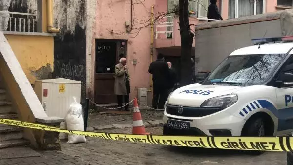 SAKARYA Telefon tamircisi dükkanında ölü bulundu SAKARYA Telefon tamircisi dükkanında ölü bulundu