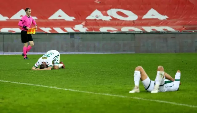 TFF 1. Lig: Bursaspor: 1 Altay: 3