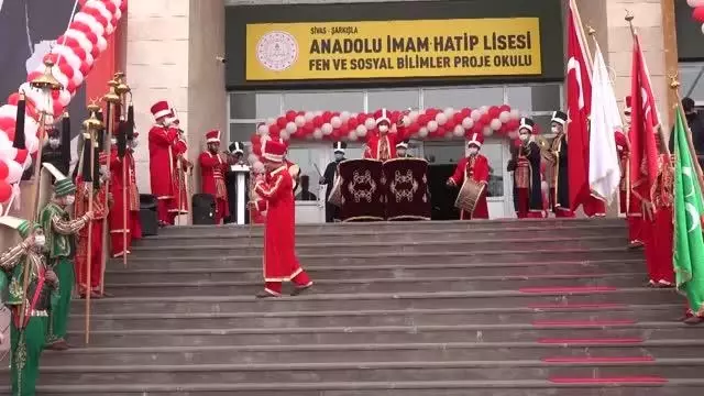 Yapımı tamamlanan eğitim tesisleri Bakan Selçuk'un video konferans yöntemiyle katıldığı törenle hizmete açıldı Yapımı tamamlanan eğitim tesisleri Bakan Selçuk'un video konferans yöntemiyle katıldığı törenle hizmete açıldı