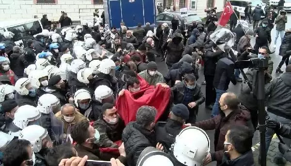YEŞİLPINAR MAHALLESİ'NDE POLİS MÜDAHALESİ SONRASI ALTYAPI KESİLDİ YEŞİLPINAR MAHALLESİ'NDE POLİS MÜDAHALESİ SONRASI ALTYAPI KESİLDİ