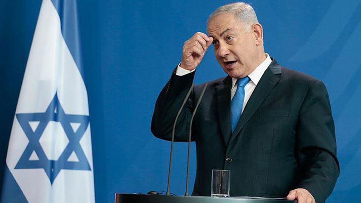 Netanyahu'nun başını yolsuzluk değil umursamazlık yakacak! Mahkemedeki pozu ülkeyi ayağa kaldırdı