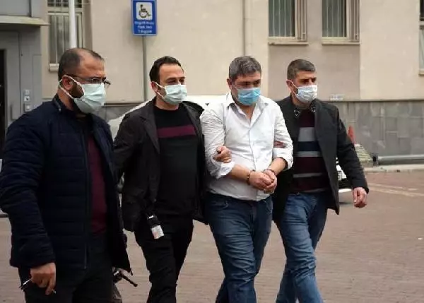 Son dakika haberleri | 30 bıçak darbesiyle öldürülen kadının katil zanlısı eski koca yakalandı Son dakika haberleri | 30 bıçak darbesiyle öldürülen kadının katil zanlısı eski koca yakalandı