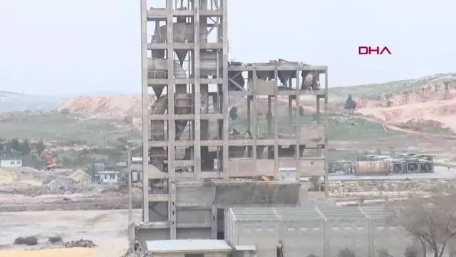 60 YILLIK SİLONUN 60 KİLO DİNAMİTLE YIKIM ANI KAMERADA; GÖKYÜZÜNÜ TOZ BULUTU SARDI 60 YILLIK SİLONUN 60 KİLO DİNAMİTLE YIKIM ANI KAMERADA; GÖKYÜZÜNÜ TOZ BULUTU SARDI