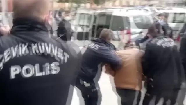 Son dakika haber... AFYONKARAHİSAR - Polise zorluk çıkaran 3 zanlı tutuklandı Son dakika haber... AFYONKARAHİSAR - Polise zorluk çıkaran 3 zanlı tutuklandı