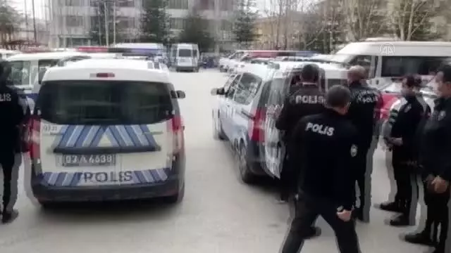 Son dakika haber... AFYONKARAHİSAR - Polise zorluk çıkaran 3 zanlı tutuklandı Son dakika haber... AFYONKARAHİSAR - Polise zorluk çıkaran 3 zanlı tutuklandı