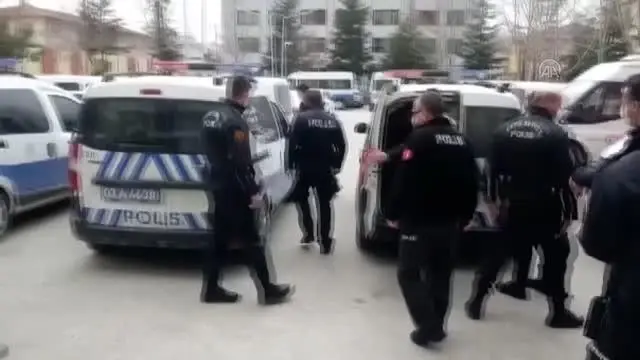 Son dakika haber... AFYONKARAHİSAR - Polise zorluk çıkaran 3 zanlı tutuklandı Son dakika haber... AFYONKARAHİSAR - Polise zorluk çıkaran 3 zanlı tutuklandı