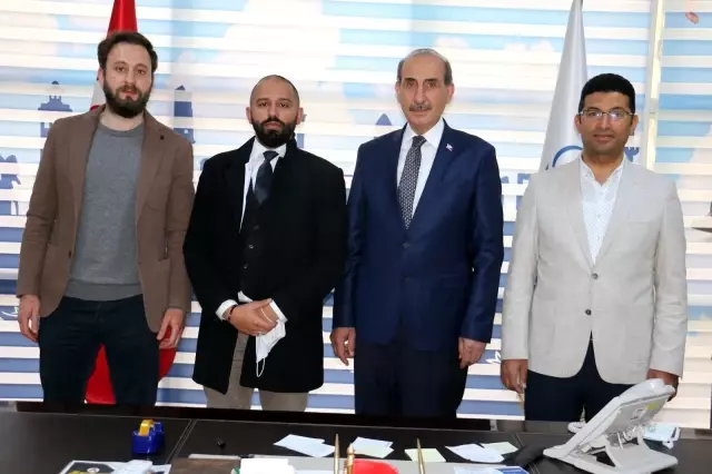 Akçakale Belediyesi ve Harran Üniversitesi'nden Suriyeli öğrencilere yardım Akçakale Belediyesi ve Harran Üniversitesi'nden Suriyeli öğrencilere yardım