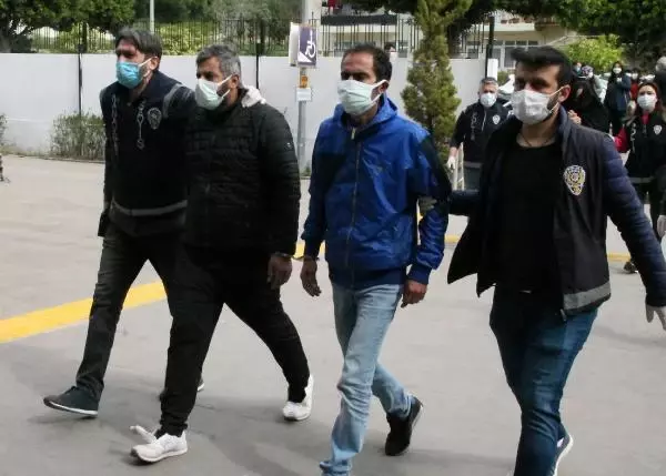ANTALYA'DA TELEFONLA DOLANDIRAN 3 ŞÜPHELİ İZMİR'DE YAKALANDI ANTALYA'DA TELEFONLA DOLANDIRAN 3 ŞÜPHELİ İZMİR'DE YAKALANDI