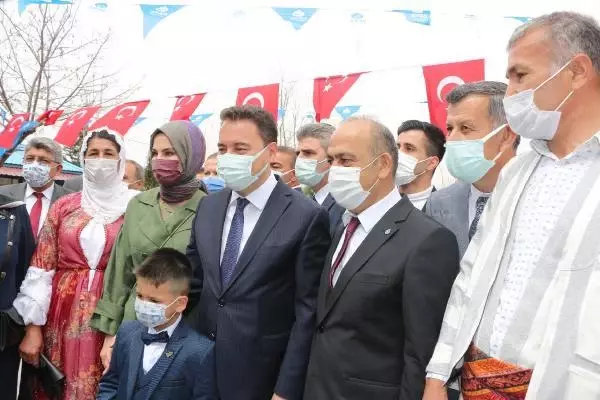 BABACAN, ŞIRNAK'TA PARTİSİNİN İL KONGRESİNE KATILDI BABACAN, ŞIRNAK'TA PARTİSİNİN İL KONGRESİNE KATILDI