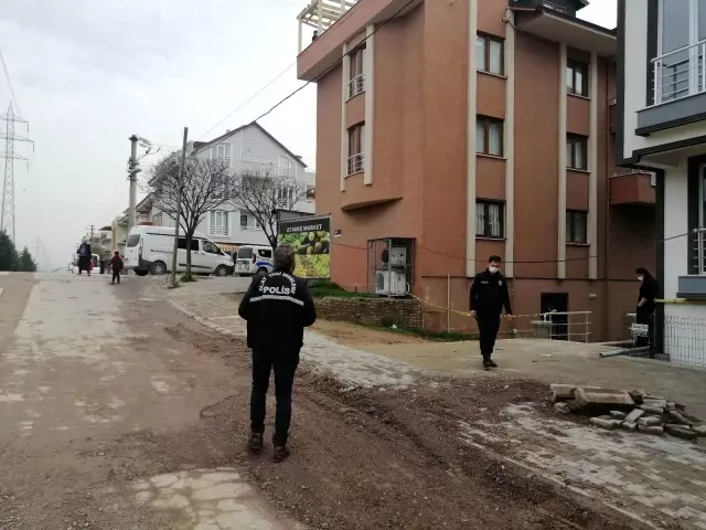 Çatıda babasına yardım etmek isterken düşerek ağır yaralandı Çatıda babasına yardım etmek isterken düşerek ağır yaralandı
