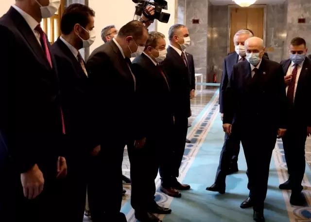 Bahçeli: 'Türkiye'nin Covid-19'la mücadelesine gölge düşürmeye kalkışanlar bize göre yüzsüzler lobisidir' Bahçeli: 'Türkiye'nin Covid-19'la mücadelesine gölge düşürmeye kalkışanlar bize göre yüzsüzler lobisidir'