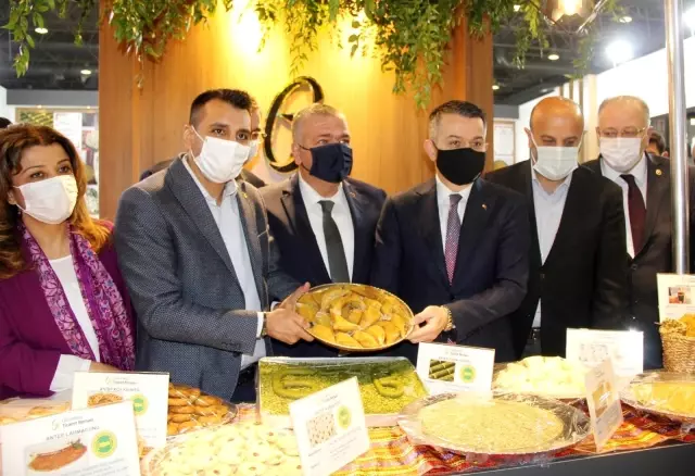 Bakan Pakdemirli'den GTB standına ziyaret Bakan Pakdemirli'den GTB standına ziyaret