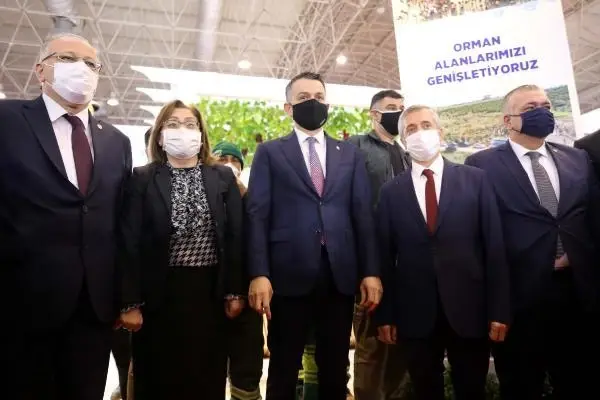 GAZİANTEP BAKAN PAKDEMİRLİ TARIMSAL HASILAMIZ, CUMHURİYET TARİHİNİN REKORUNU KIRDI GAZİANTEP BAKAN PAKDEMİRLİ TARIMSAL HASILAMIZ, CUMHURİYET TARİHİNİN REKORUNU KIRDI