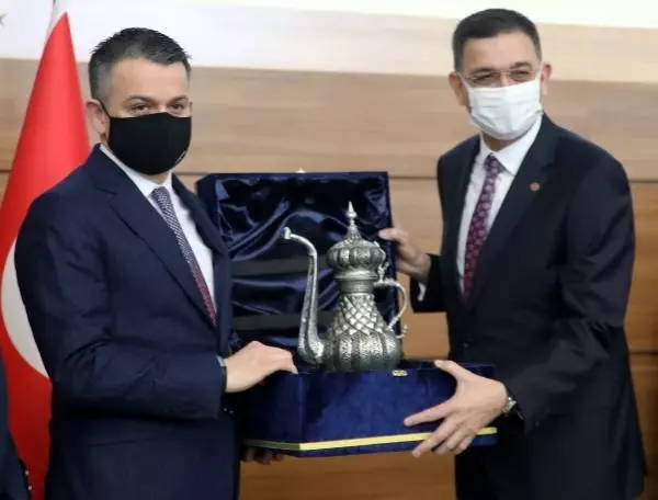 GAZİANTEP BAKAN PAKDEMİRLİ TARIMSAL HASILAMIZ, CUMHURİYET TARİHİNİN REKORUNU KIRDI GAZİANTEP BAKAN PAKDEMİRLİ TARIMSAL HASILAMIZ, CUMHURİYET TARİHİNİN REKORUNU KIRDI