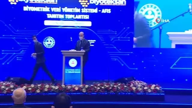 Bakan Soylu: 'Bizi vesayet dönemlerinin ülkesi gören, bir iki sayfalık bildirilerle ha bildireceklerini zanneden, her anlamda emekli olmuş... Bakan Soylu: 'Bizi vesayet dönemlerinin ülkesi gören, bir iki sayfalık bildirilerle ha bildireceklerini zanneden, her anlamda emekli olmuş...