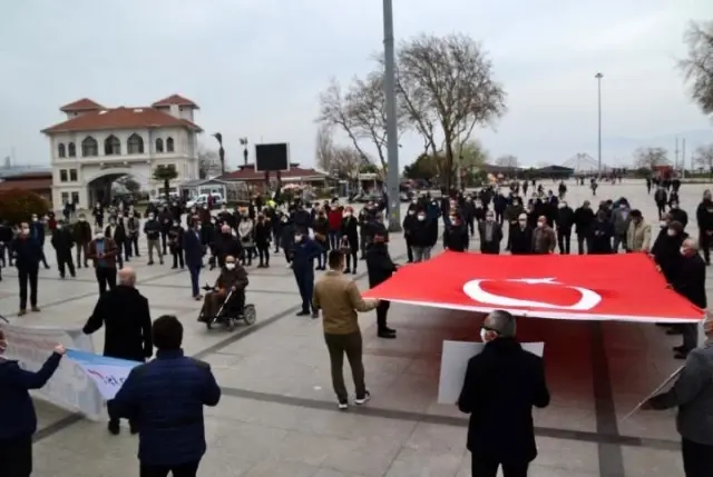 Bandırma'da STK'lardan 104 emekli amiralin bildirisine tepki Bandırma'da STK'lardan 104 emekli amiralin bildirisine tepki