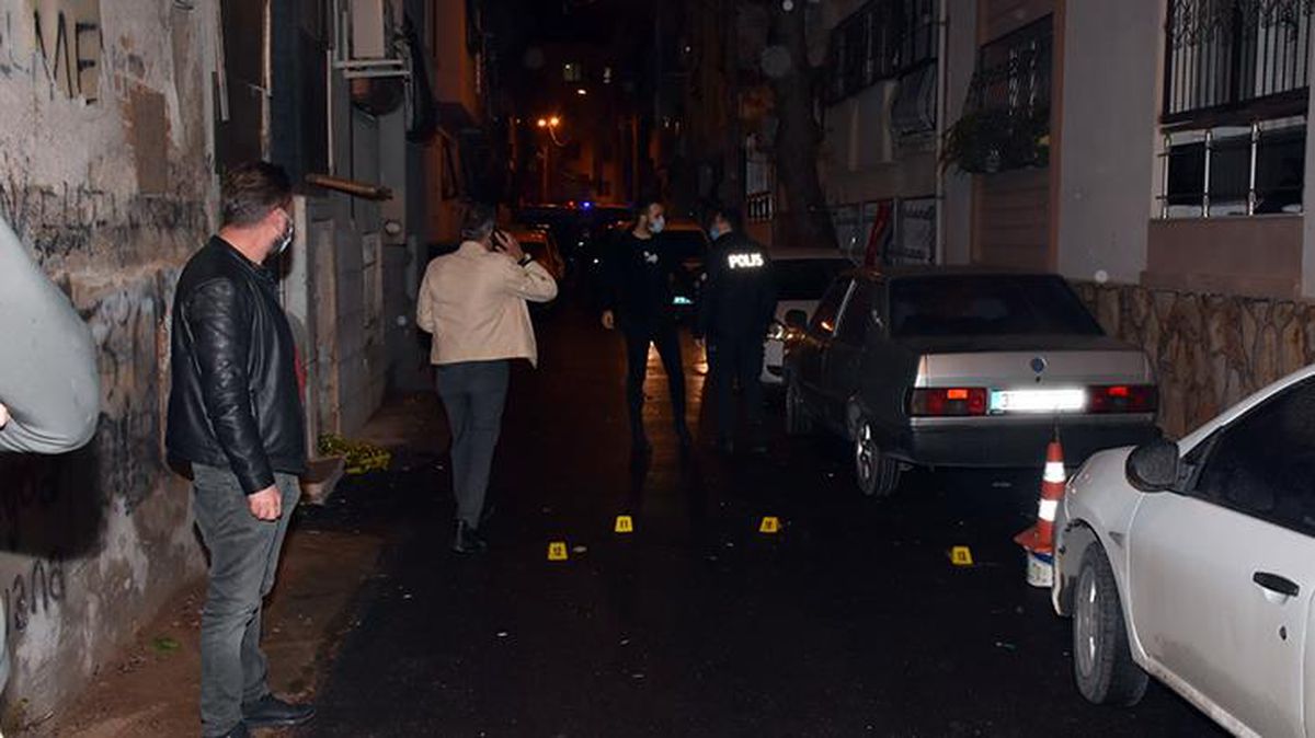 Barışmak için buluşan iki aile silahla çatıştı: 2'si ağır 6 yaralı