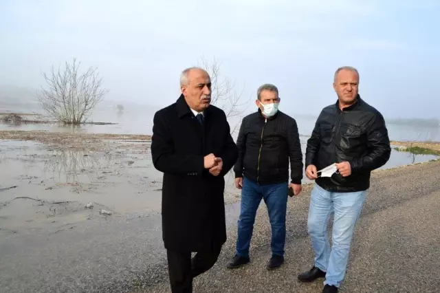 Başkan Aydın, su basan köylerde incelemelerde bulundu Başkan Aydın, su basan köylerde incelemelerde bulundu