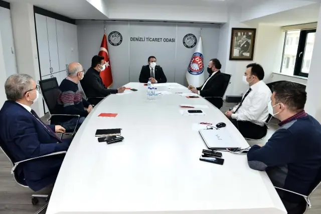 Başkan Erdoğan: 'Emlakçı üyelerimizin yanındayız' Başkan Erdoğan: 'Emlakçı üyelerimizin yanındayız'