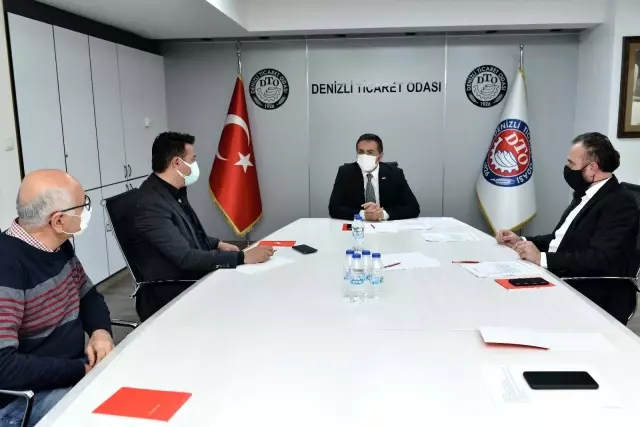 Başkan Erdoğan: 'Emlakçı üyelerimizin yanındayız' Başkan Erdoğan: 'Emlakçı üyelerimizin yanındayız'