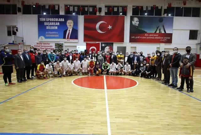 Bayraklı'da depremde hayatını kaybeden futbolcu için anlamlı turnuva Bayraklı'da depremde hayatını kaybeden futbolcu için anlamlı turnuva