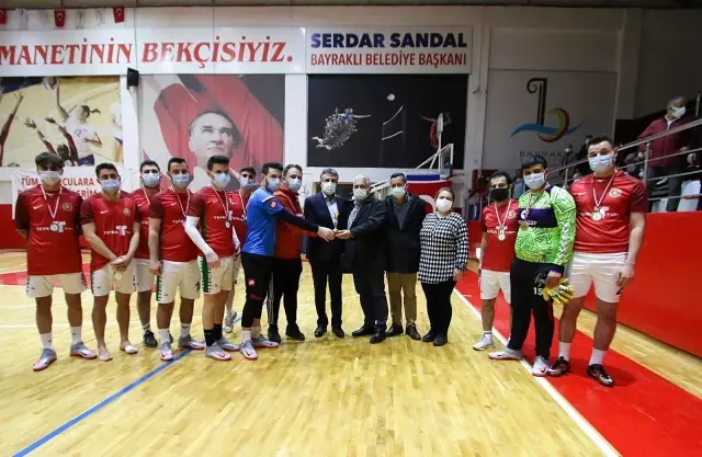 Bayraklı'da depremde hayatını kaybeden futbolcu için anlamlı turnuva Bayraklı'da depremde hayatını kaybeden futbolcu için anlamlı turnuva