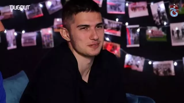 Berat Özdemir ve Bakasetas Kozlarını FIFA'da Paylaştı Berat Özdemir ve Bakasetas Kozlarını FIFA'da Paylaştı