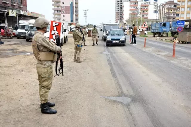 Son dakika haberi... Berber dükkanına silahlı saldırı 1 ölü, 1 yaralı Son dakika haberi... Berber dükkanına silahlı saldırı 1 ölü, 1 yaralı