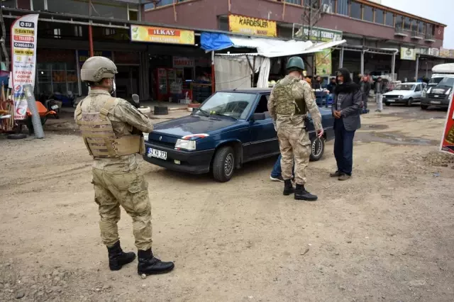 Son dakika haberi... Berber dükkanına silahlı saldırı 1 ölü, 1 yaralı Son dakika haberi... Berber dükkanına silahlı saldırı 1 ölü, 1 yaralı