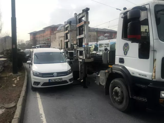 Beyazıt'ta trafik kabusunu önlemek için denetim yapıldı Beyazıt'ta trafik kabusunu önlemek için denetim yapıldı