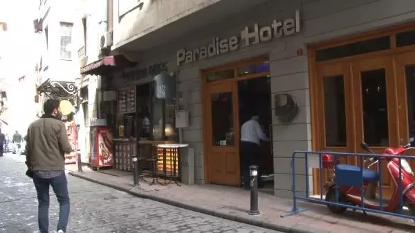 BEYOĞLU'NDA İSRAİL UYRUKLU TÜRK VATANDAŞI, OTEL ODASINDA ÖLÜ BULUNDU BEYOĞLU'NDA İSRAİL UYRUKLU TÜRK VATANDAŞI, OTEL ODASINDA ÖLÜ BULUNDU